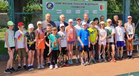 В Кам`янському стартував літній тенісний сезон