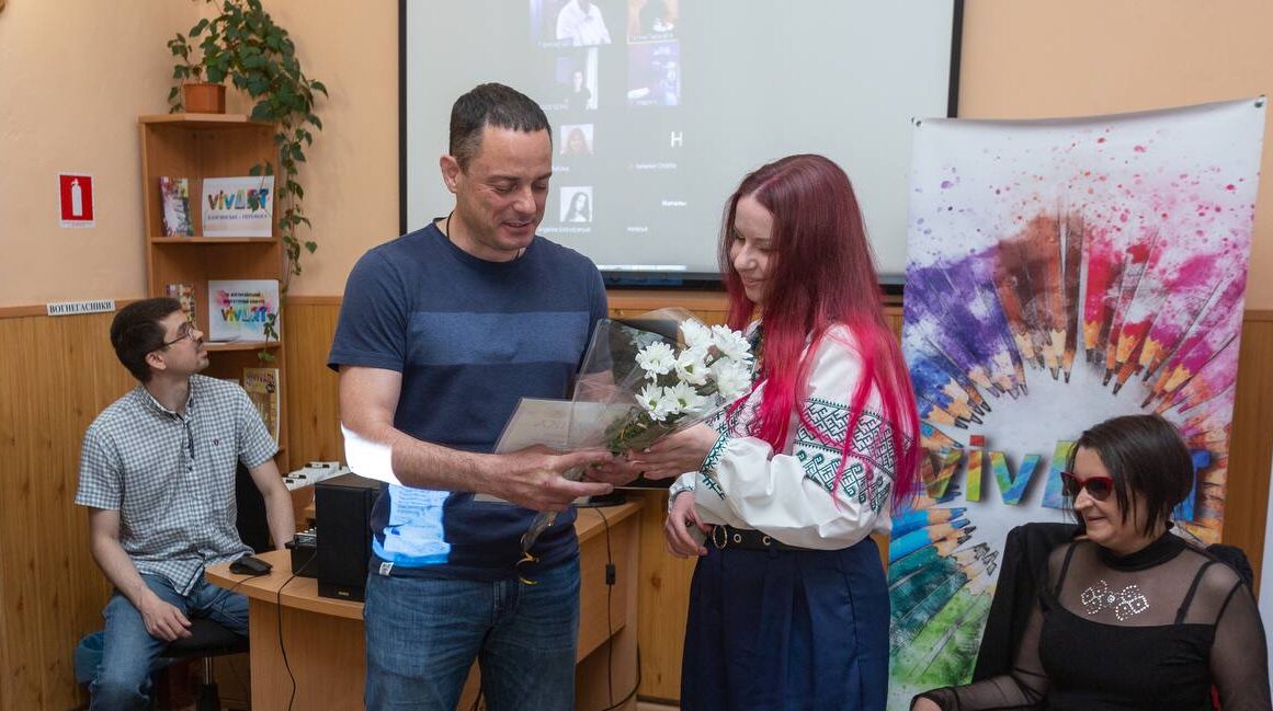 Цьогоріч на літературний конкурс «VivArt» учасники надіслали багато казок для дітей та гуморески - ФОТО