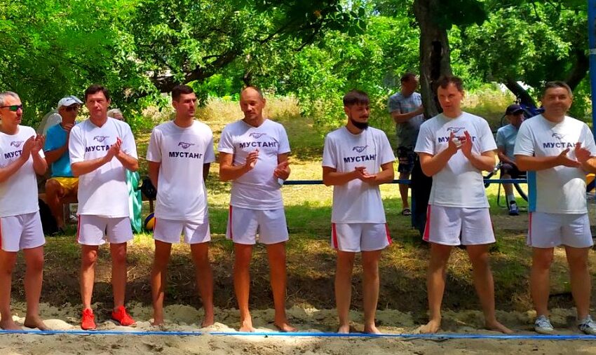 Волейболісти Кам`янського “Мустангу” стали другими у турнірі “Незламний народ – незламної країни”