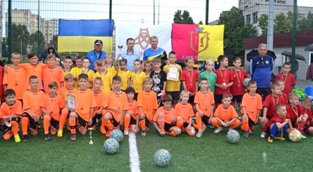 Юні футболісти Кам`янського отримали нагороди