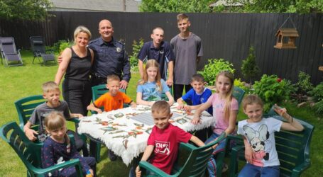 Люди з великим серцем: історія родини Гордієнко з Дніпропетровщини, що стали батьками для 22 дітей