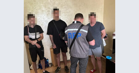 Митники з Дніпропетровщини шляхом махінацій з документами завдали бюджету України збитків на понад 50 млн грн 
