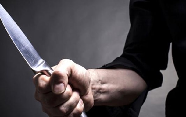 У Кам’янському затримали чоловіка за підозрою у нанесенні ножових поранень 20-річному мешканцю