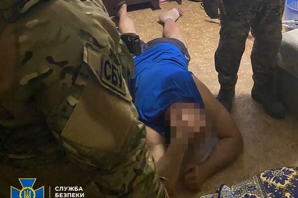 На Дніпропетровщині злочинна група "під дахом" правоохоронців заробляла півтора мільйона гривень на місяць, збуваючи метамфетамін - ФОТО