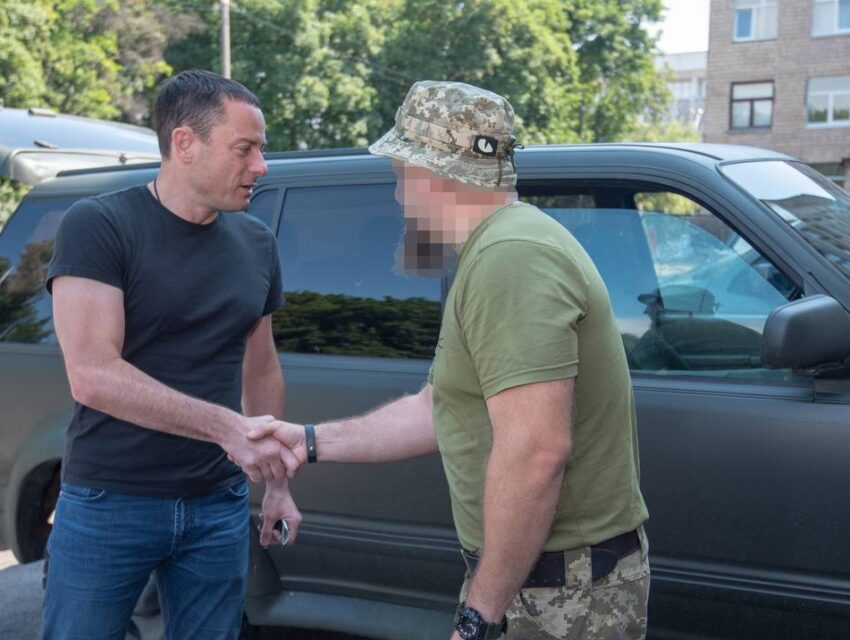 До військових з Кам’янського вирушила чергова автівка для виконання бойових завдань