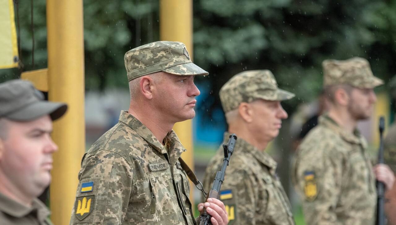 В Кам'янському підняттям національного прапора відзначили День Української Державності - ФОТО