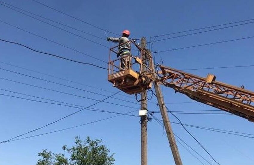 В Кам’янському відновлюють електропостачання після негоди