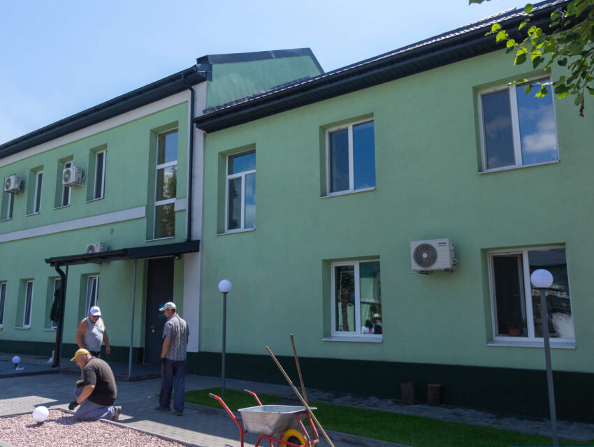 В Кам’янському роботи на будівництві Центру реабілітації для військових йдуть за графіком