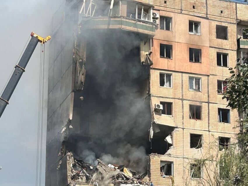 Від ракетного удару по Кривому Рогу попередньо двоє людей загинули, понад 30 постраждалі