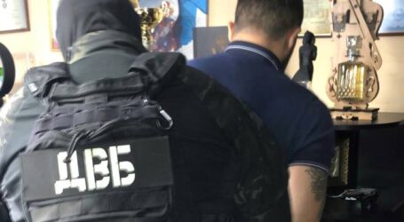В Дніпрі чотирьох правоохоронців підозрюють у відмазуванні «банди псевдо ТРО-шників»