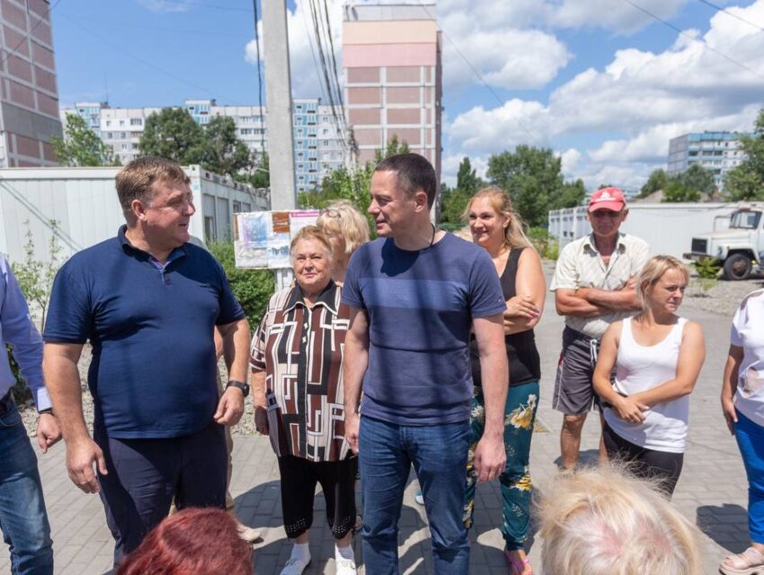 Представники влади міста та району проінспектували умови проживання вимушених переселенців в Кам’янському