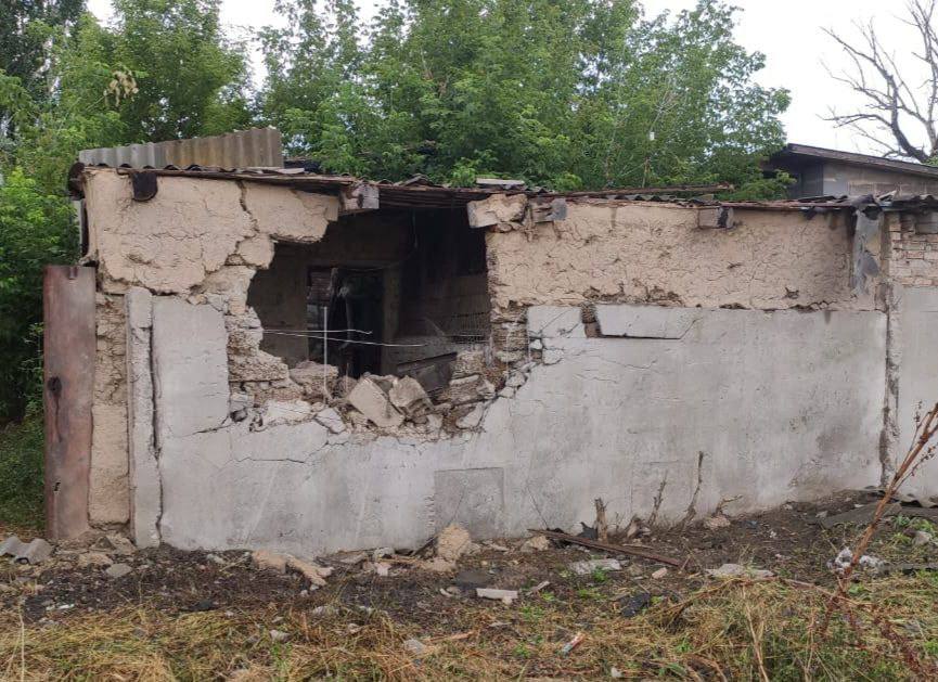 Ворог обстріляв Дніпропетровщину вночі та зранку - ФОТО