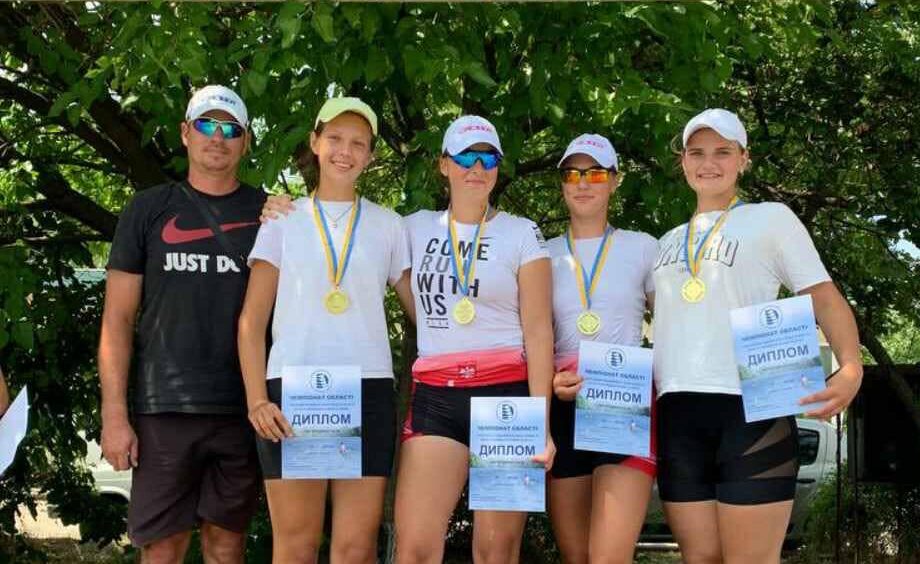 Спортсмени з Кам'янського привезли чимало нагород з чемпіонату Дніпропетровщини з академічного веслування - ФОТО