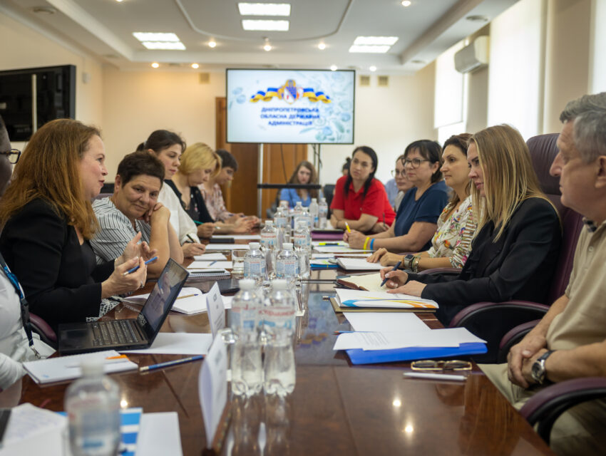 На Дніпропетровщини створять жіночі ініціативні групи, що допомагатимуть жертвам насильства 