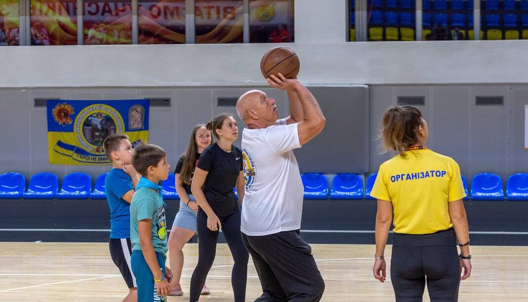 В Кам'янському відбувся спортивний захід на честь Дня пам'яті захисників України - ФОТО