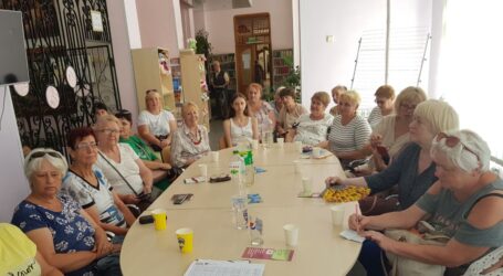 Бути психологічно пружними навчались жінки в центральній бібліотеці Кам’янського