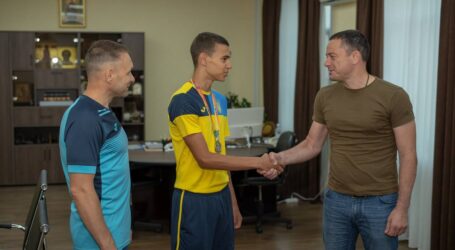 Мер Кам’янського привітав 14-річного призера  Всесвітньої Гімназіади з нашого міста Дениса Ткача  