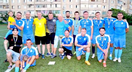 Команда «Лівий берег» перемогла на чемпіонаті Кам`янського з футболу