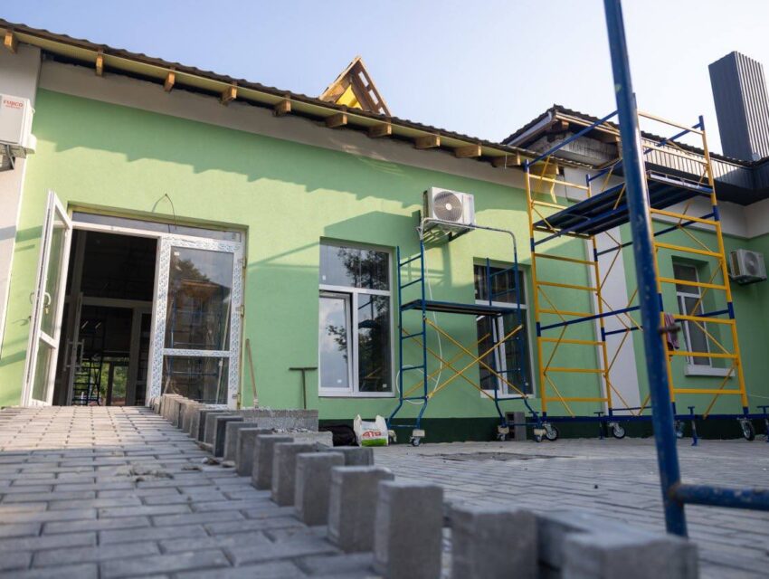 Голова Дніпропетровської ОВА побував на будівництві Центру реабілітації для військових в Кам’янському