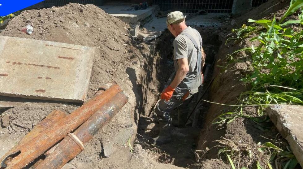 В Кам'янському КП «Добробут» продовжує проводити ремонти за заявками громадян - ФОТО