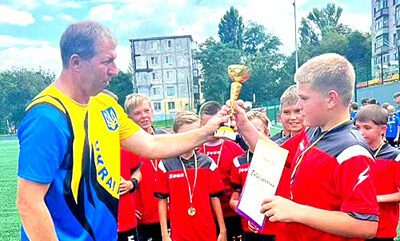 У Кам’янському футбольний турнір до Дня Незалежності виграла команда Царичанки