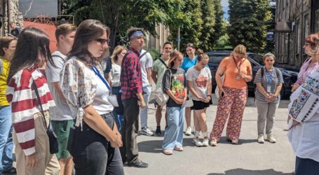 Юні екскурсоводи подовжують знайомитись з храмами Кам’янського