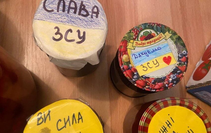 Про пристрасть до консервації та льох з бюстом вождя