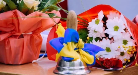 Освітяни в Україні закликають не нести квіти у школу в День знань