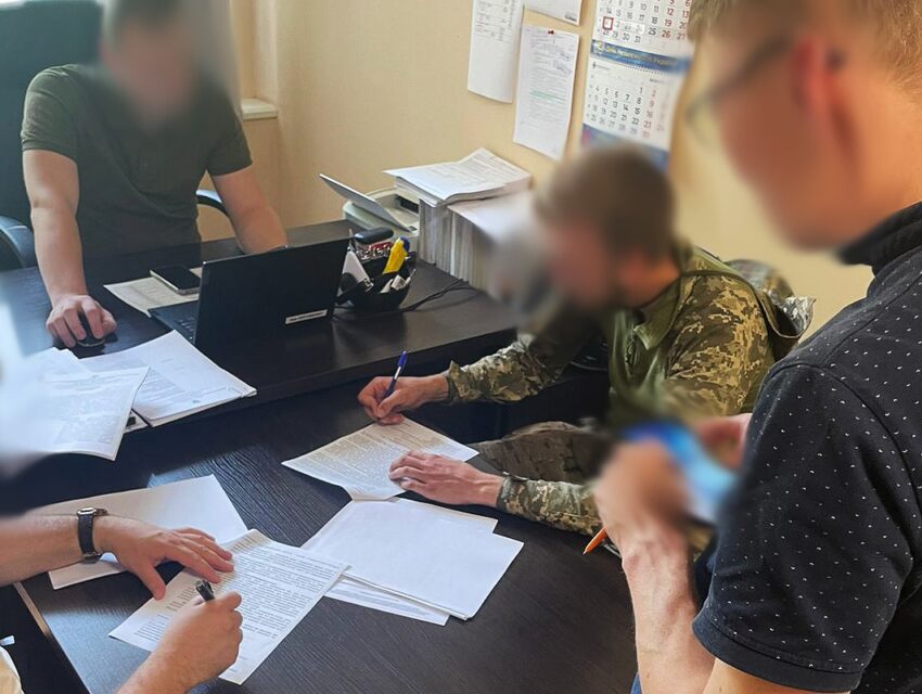 Командир розвідвзводу на Дніпропетровщині викрав та здав у ломбард військове майно на пів мільйона гривень