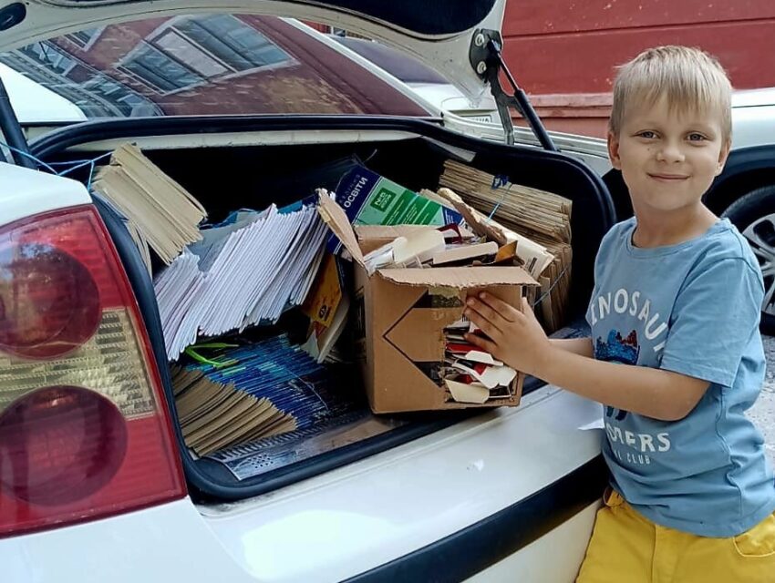В Кам’янському провели акцію “Здай макулатуру – допоможи ЗСУ”
