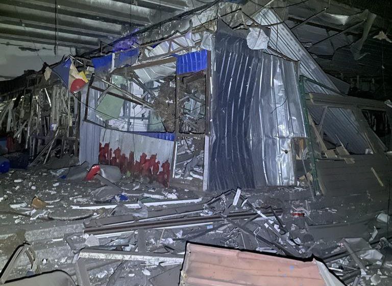 Вночі ворог вдарив ракетами по Дніпру, сім людей постраждали - ФОТО