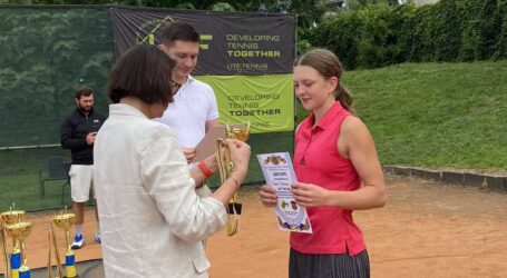 Кам`янчанка Софія Стотика завоювала дві медалі на чемпіонаті України з тенісу