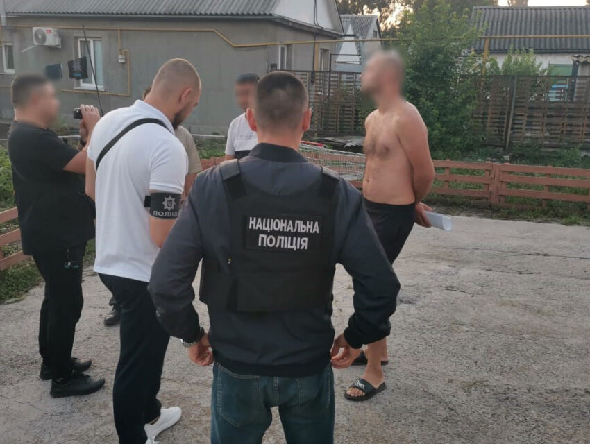Тримали людей проти їх волі та змушували тяжко працювати без оплати: у Дніпрі викрили групу «рабовласників»