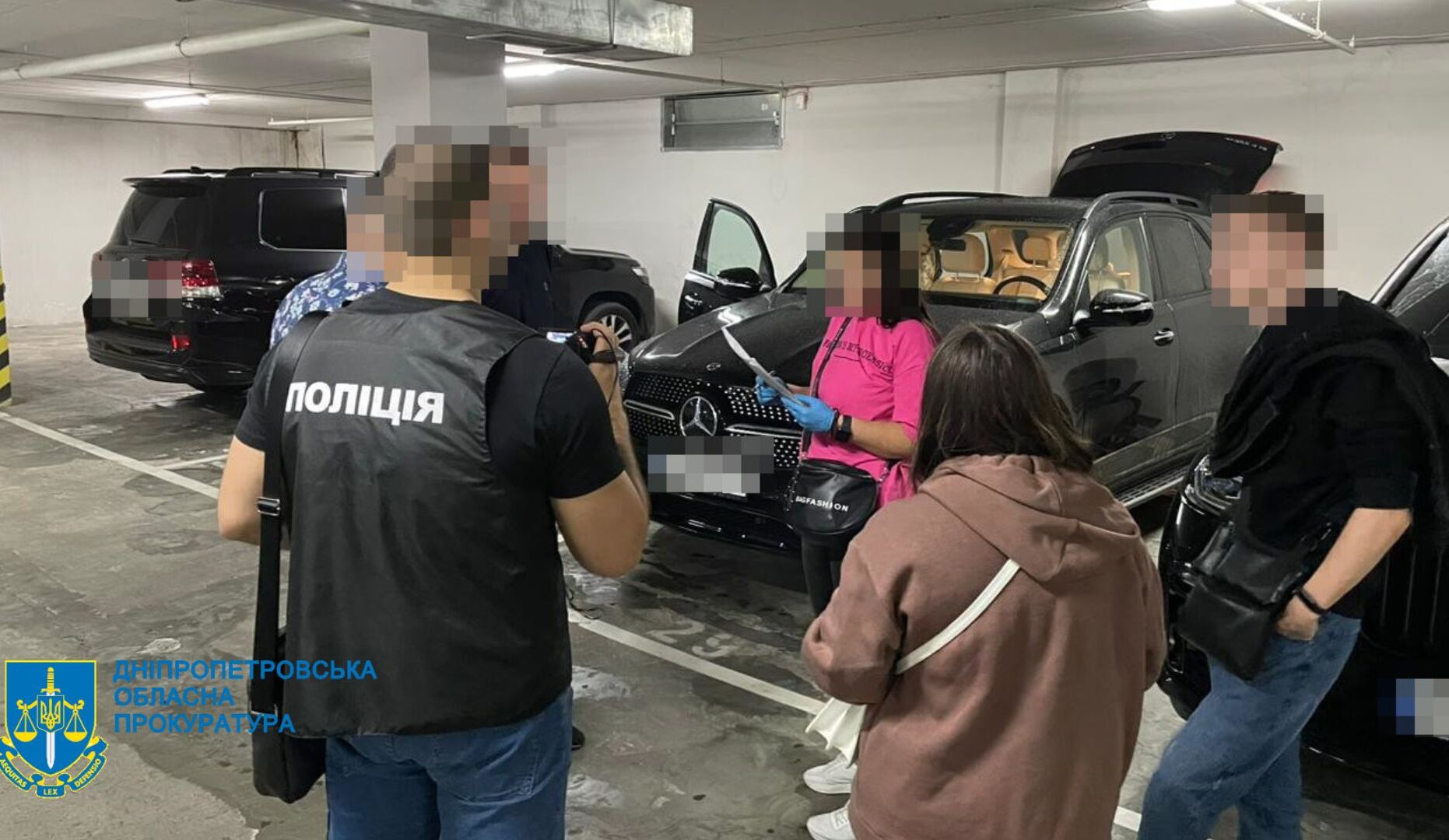 Ремонт шкільного даху здорожчав удвічі: заступницю мера Дніпра та підрядника підозрюють у привласненні майже 1 млн грн бюджетних коштів - ФОТО
