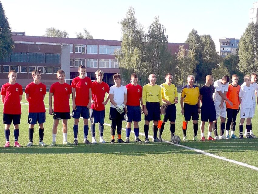 Кам`янська футбольна команда відзначила День міста розгромною перемогою 5:0