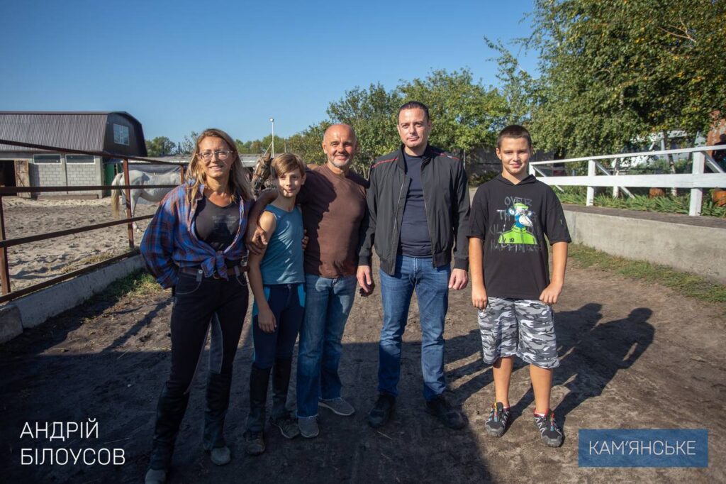 В Кам'янському військових лікуватимуть за допомогою коней - ФОТО