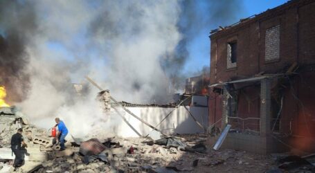 Відомо про одного загиблого та 25 постраждалих від ракетної атаки по адмінбудівлі у Кривому Розі сьогодні вранці