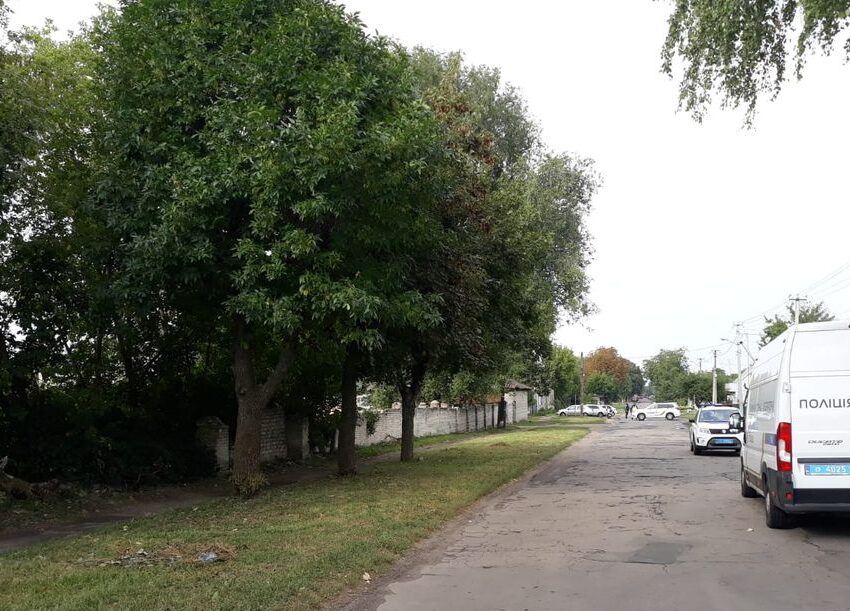 В П’ятихатках на Дніпропетровщині знайдено тіло неповнолітньої дівчини з тілесними ушкодженнями