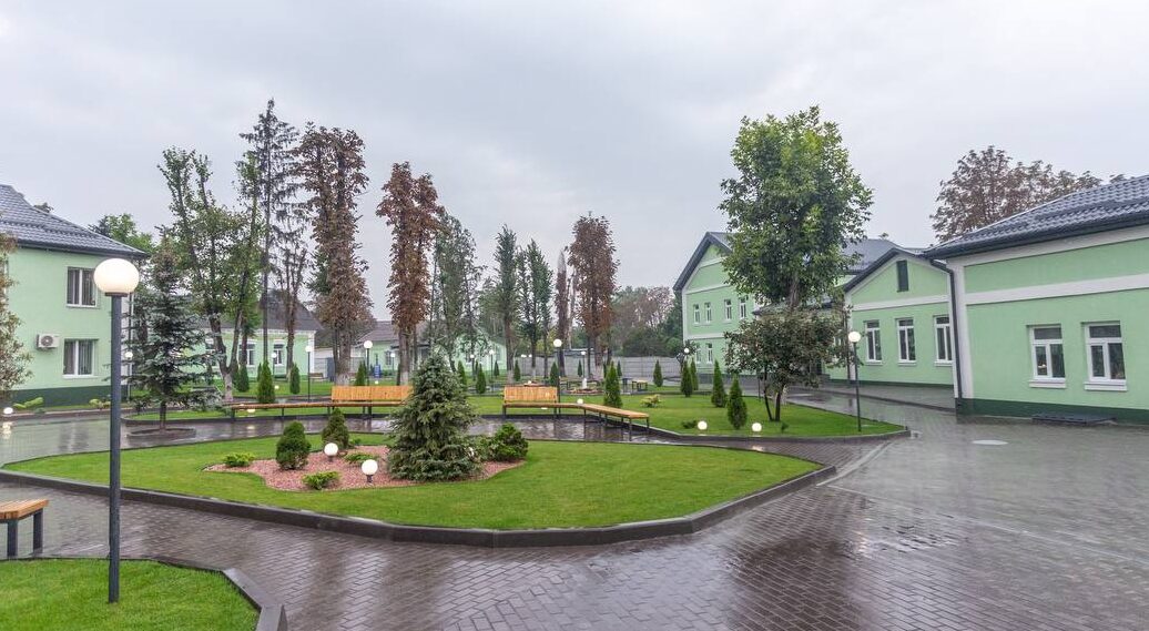 Сьогодні в Кам'янському відкрили два соціально важливі об'єкти для військових та ветеранів та Театр ляльок - ФОТО
