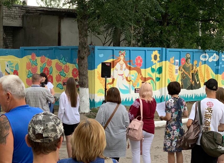 Людина під вихлопною трубою: про ребрендинг місцевий і не тільки