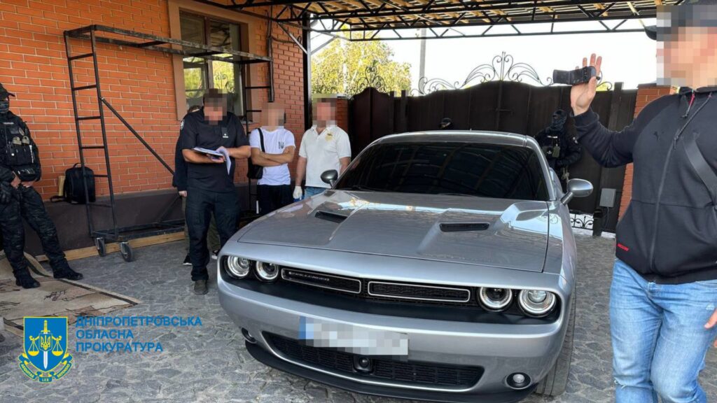 У Дніпрі викрили шахраїв, що викрали півмільйона гривень з банківських рахунків українських біженців у Польщі - ФОТО