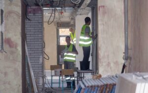 В Кам'янському тривають роботи з реконструкції одного з корпусів ліцею №20 - ФОТО