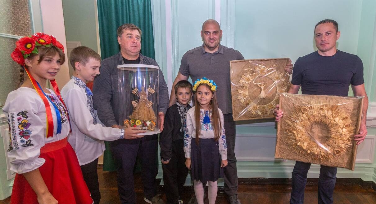 Сьогодні в Кам'янському відкрили два соціально важливі об'єкти для військових та ветеранів та Театр ляльок - ФОТО