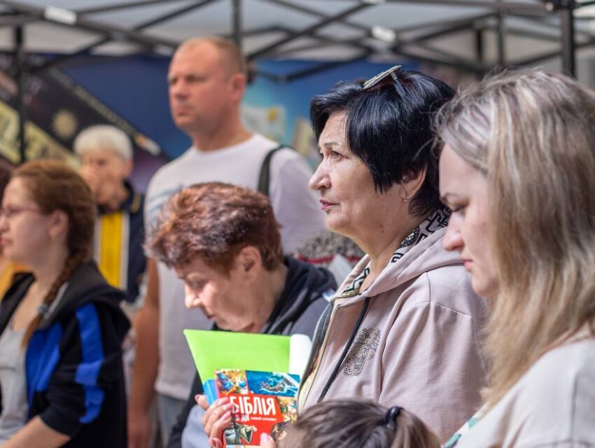 В Кам’янському продовжують підтримувати вимушених переселенців