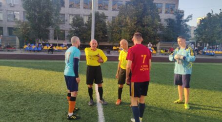У Кам`янському продовжуються зустрічі Кубка міста з футболу