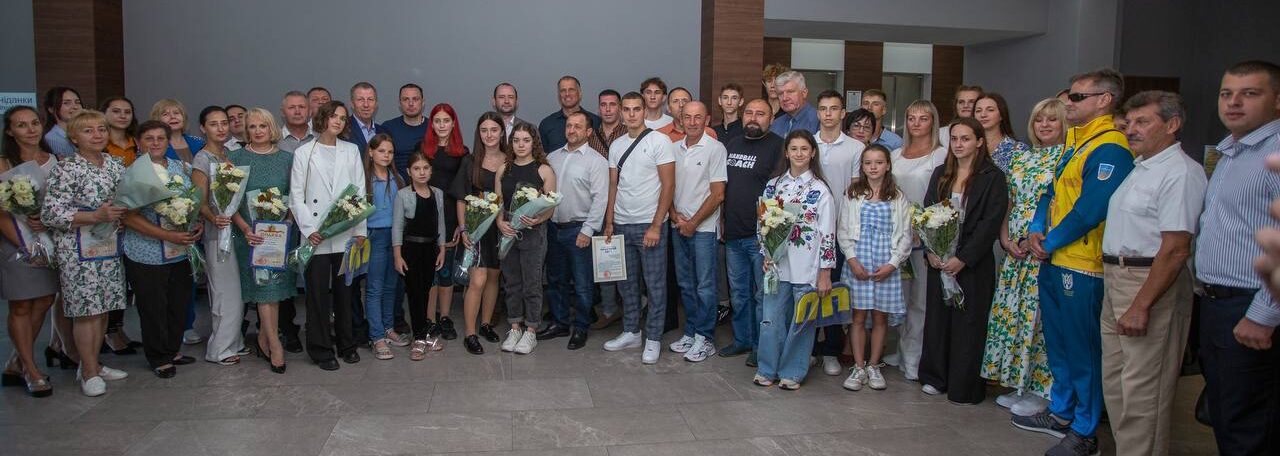 Понад 2,5 тисячі медалей різного рівня завоювали спортсмени Кам'янського цьогоріч - ФОТО