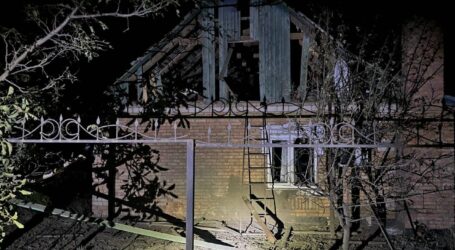 Вночі та вранці ворожа армія обстріляла один з районів на Дніпропетровщині