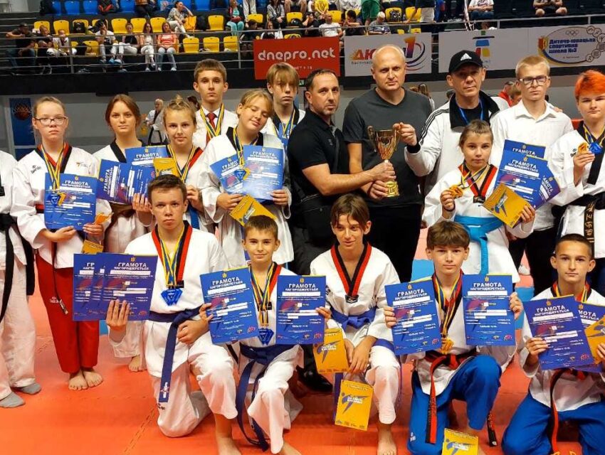 Бійці Кам`янської ДЮСШ № 4 стали другими в чемпіонаті Дніпропетровщини з тхеквондо
