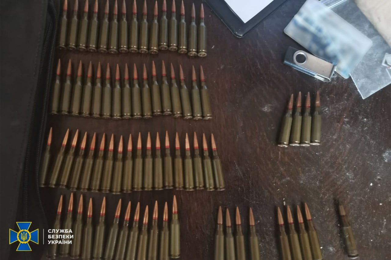 У Дніпрі «на гарячому» затримали агента ФСБ, що видавав себе за військового та шпигував за переміщеннями ЗСУ - ФОТО
