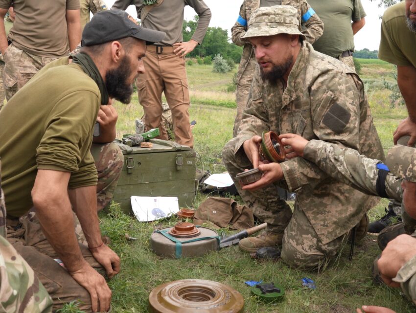 «Твоя міна може знайти тебе, коли ти послабиш увагу»: історії людей, які під час війни стали саперами